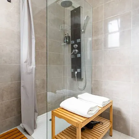 Appartement Spacious In 120 M² Fireplace Lissabon