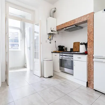 Spacious In 120 M² Fireplace Διαμέρισμα Lisboa